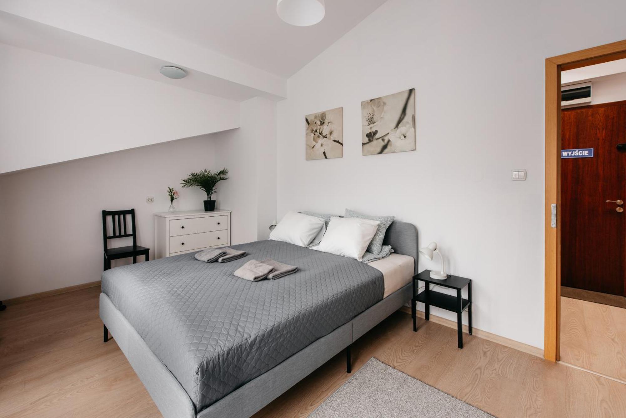 Fully-Furnished Apartment With Air Conditioning For Families, Cracow Old Town Krakau Buitenkant foto