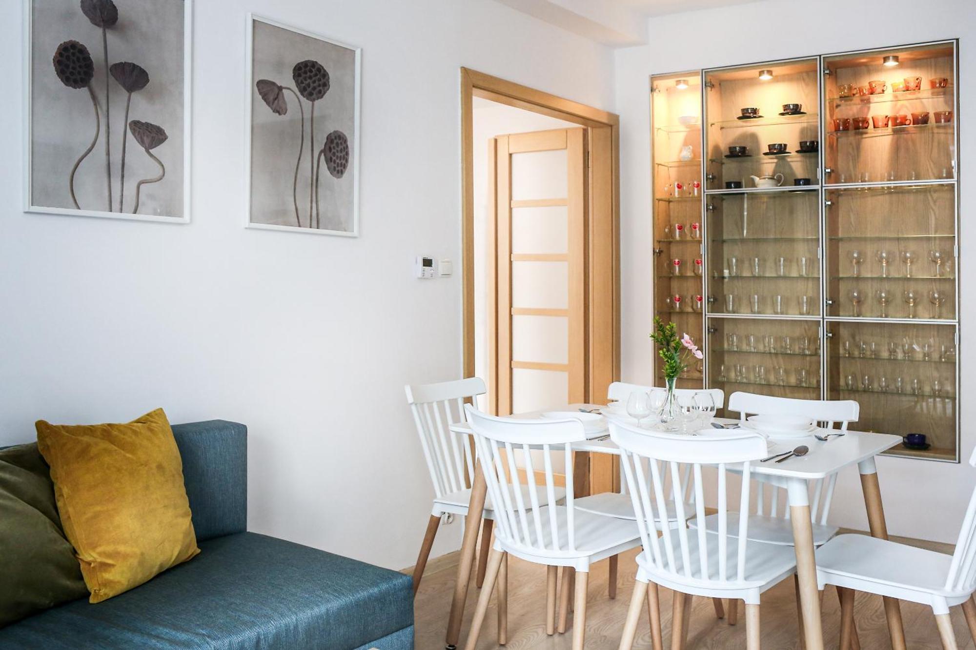 Fully-Furnished Apartment With Air Conditioning For Families, Cracow Old Town Krakau Buitenkant foto